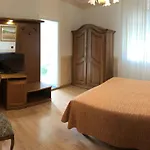 Victoria Hotel 3*