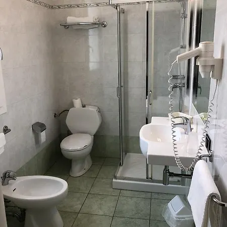 Victoria Hotel