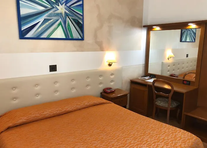 Victoria Hotel 3*