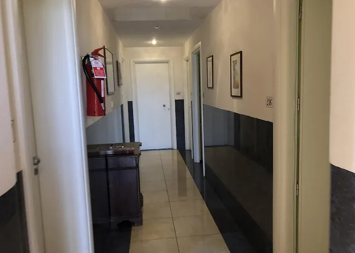 Victoria Hotel 3*