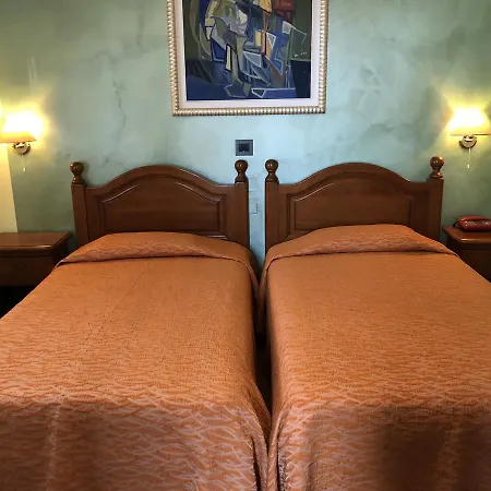 Victoria Hotel